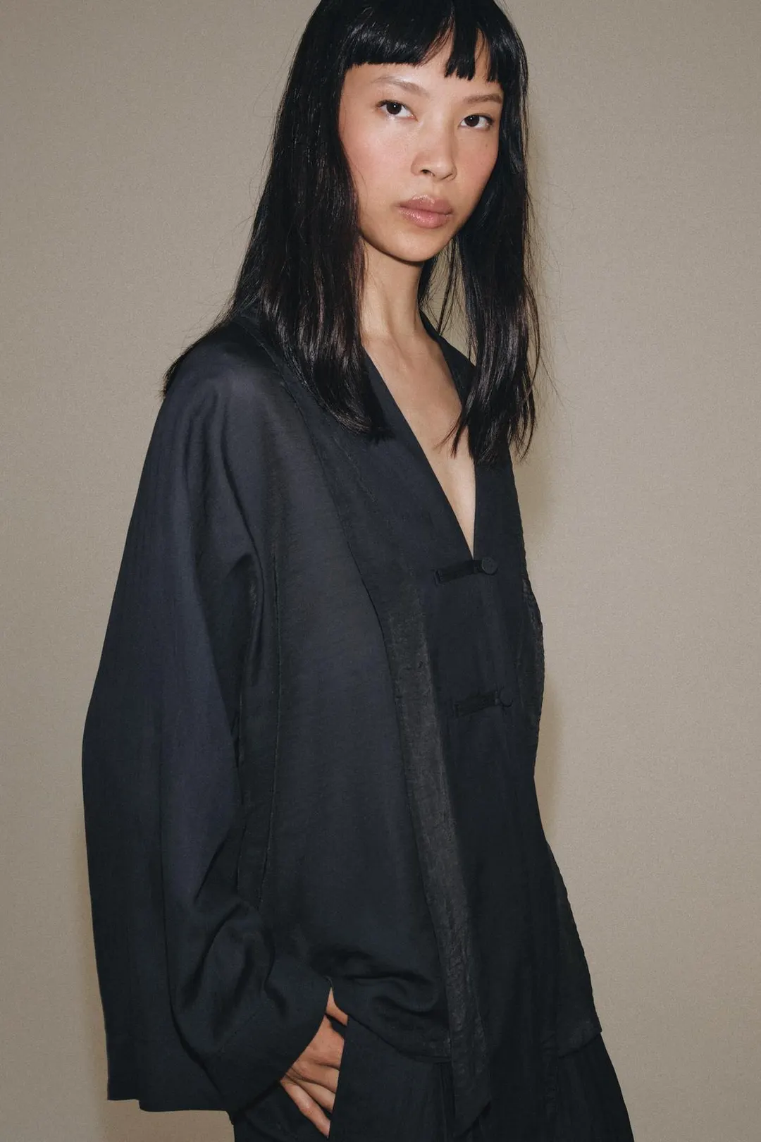 Рубашка с запахом и застежкой на узелки ZW Collection, Zara