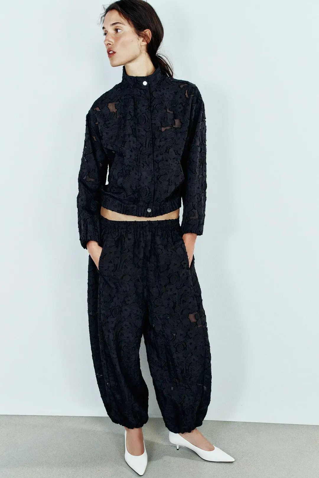 Шаровары из ткани деворе, Zara