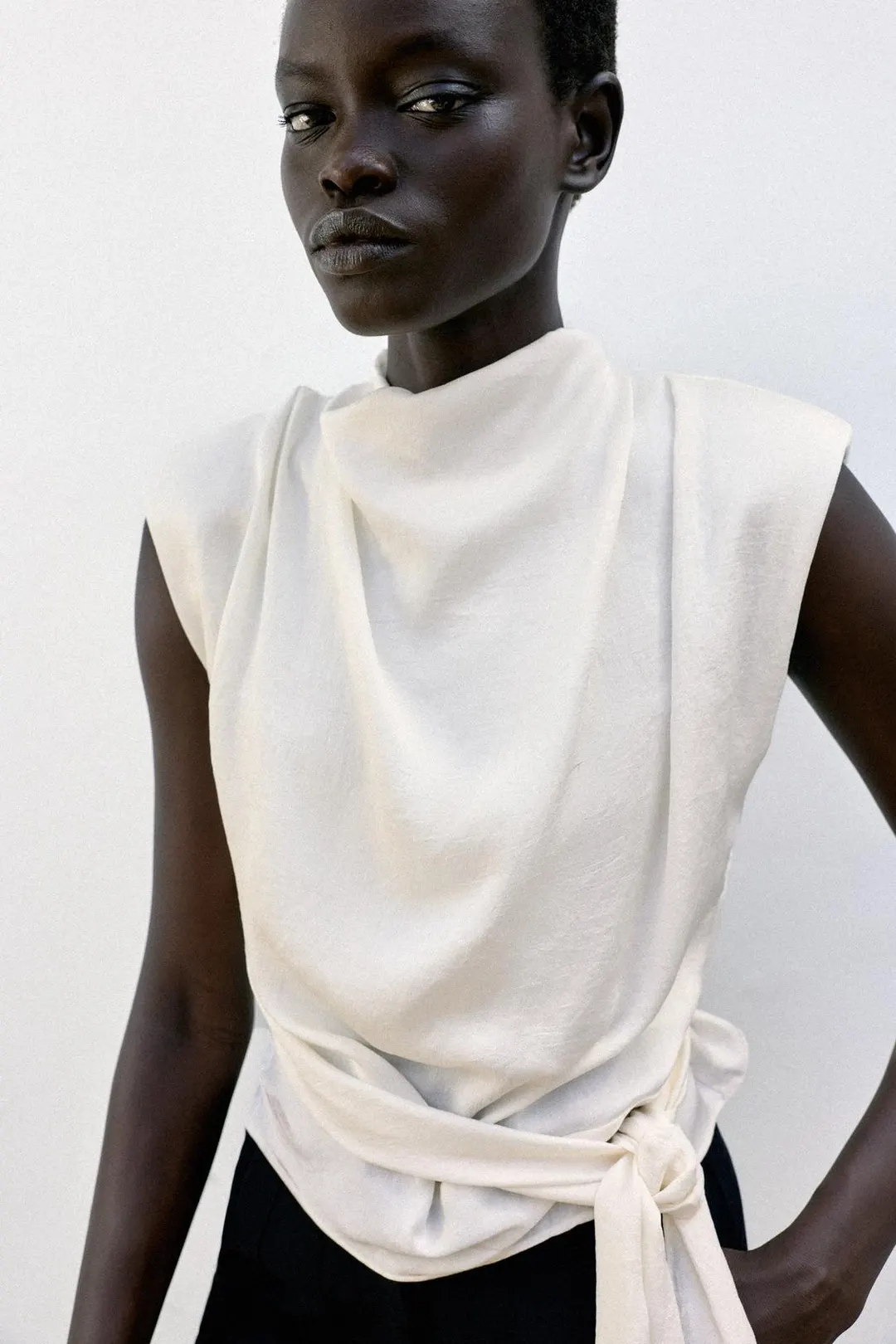 Топ атласный с подплечниками и узлом, Zara