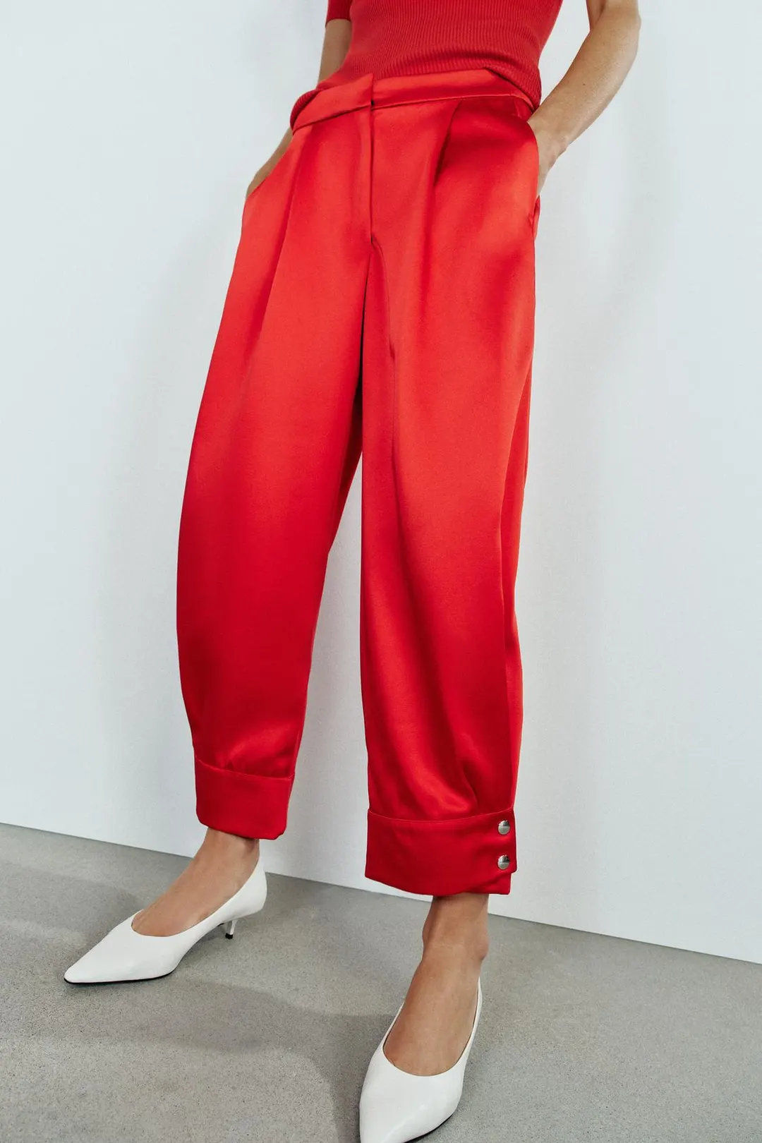 Брюки атласные с пуговицами по низу, Zara