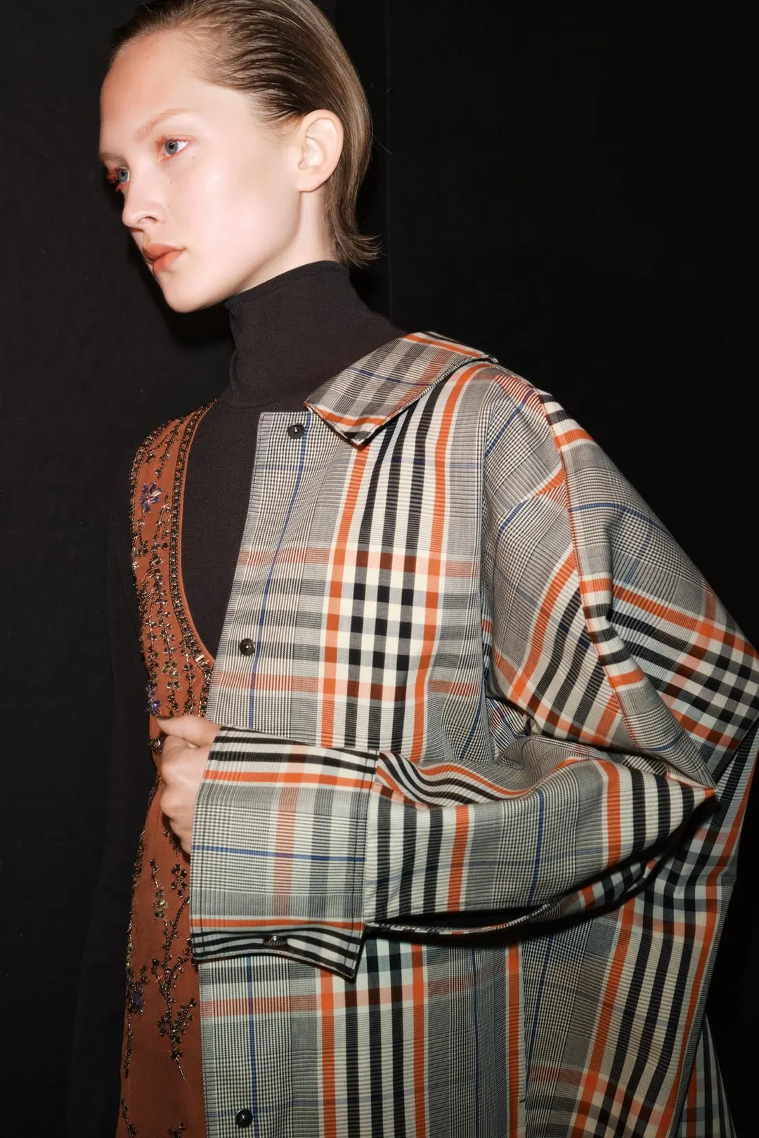 Короткий тренч в клетку ZW Collection, Zara