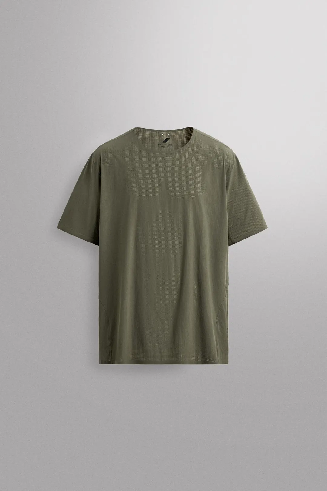 Футболка из структурной технологичной ткани, Zara
