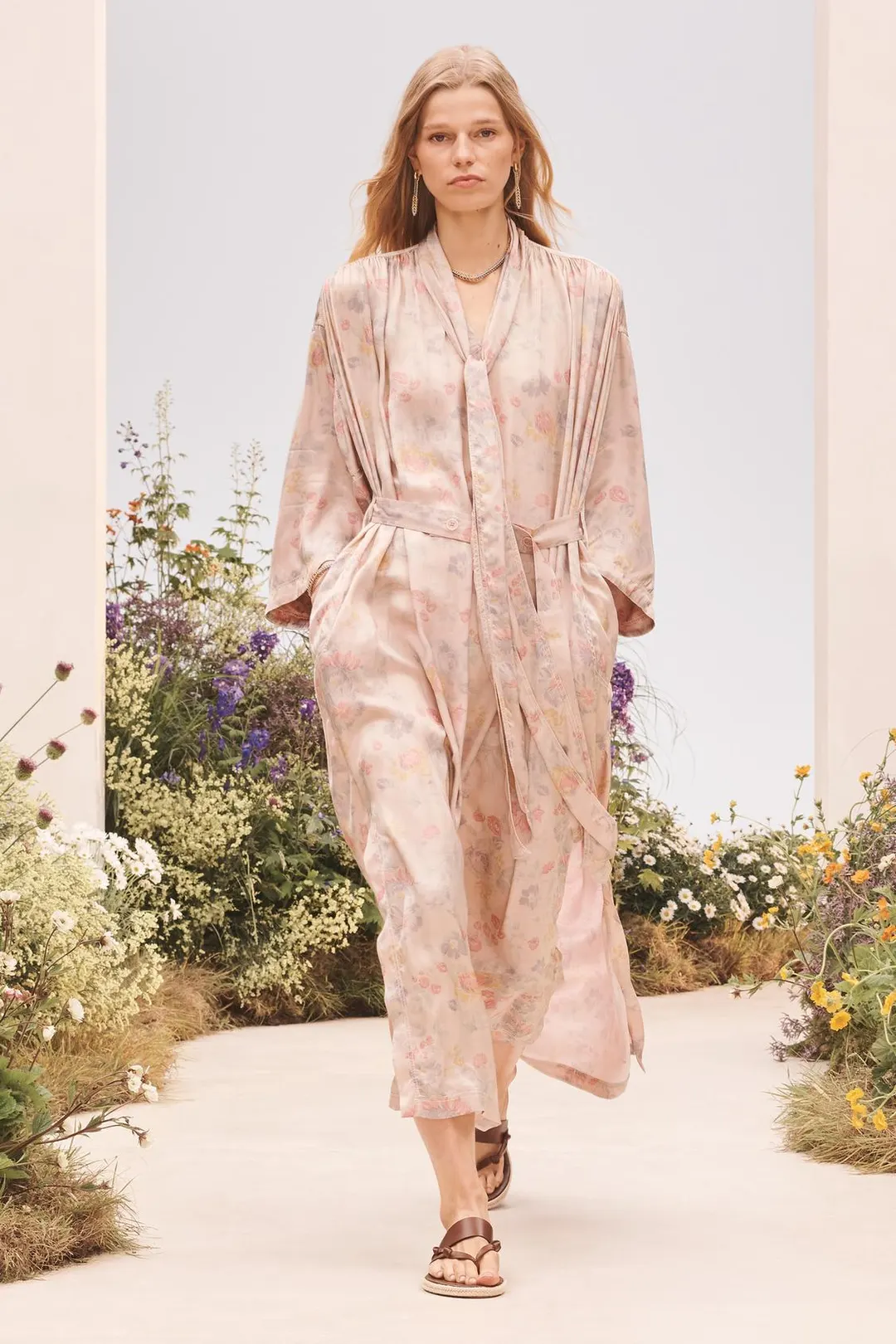Короткое платье с цветочным принтом, Zara