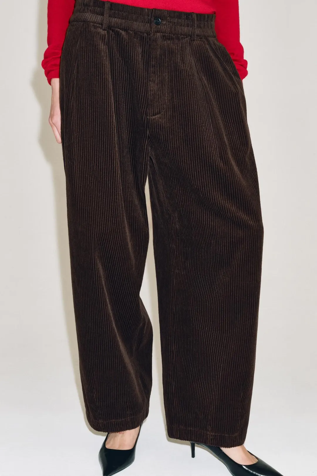 Брюки из эластичного вельвета ZW Collection, Zara