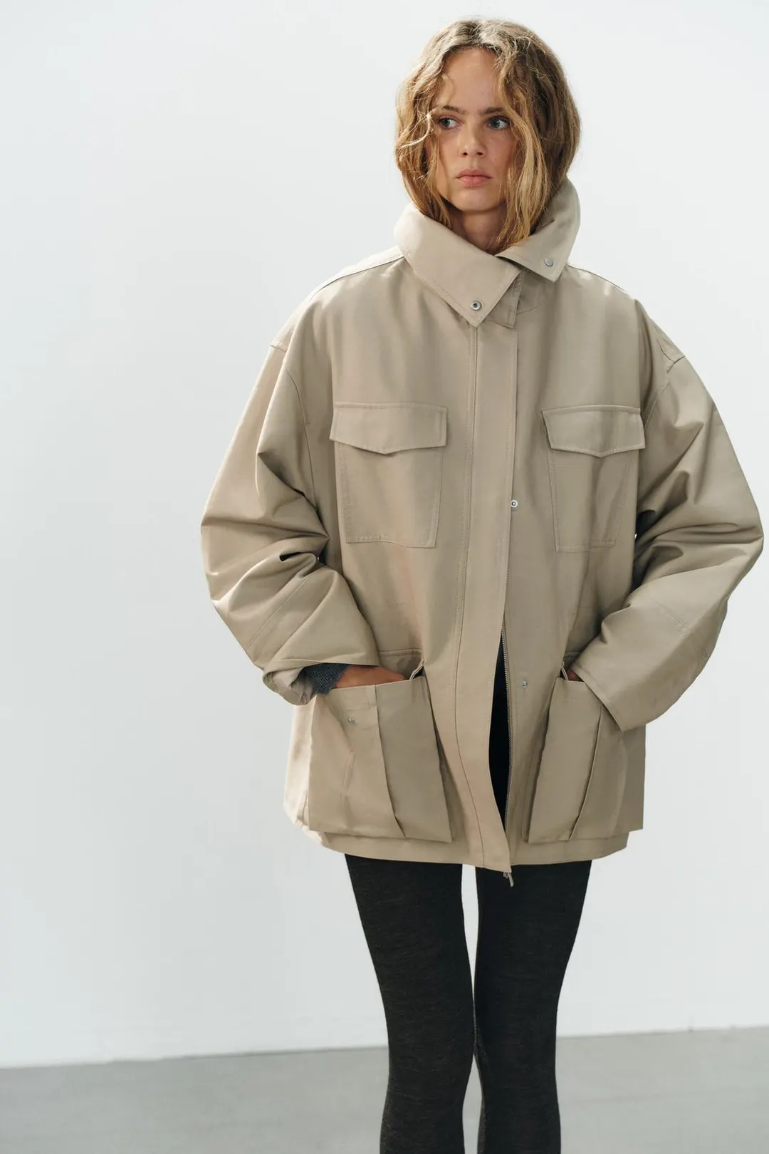 Куртка с высоким воротником и карманами, Zara