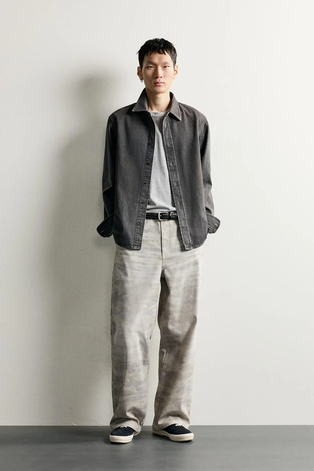 Брюки свободного кроя с абстрактным принтом, Zara