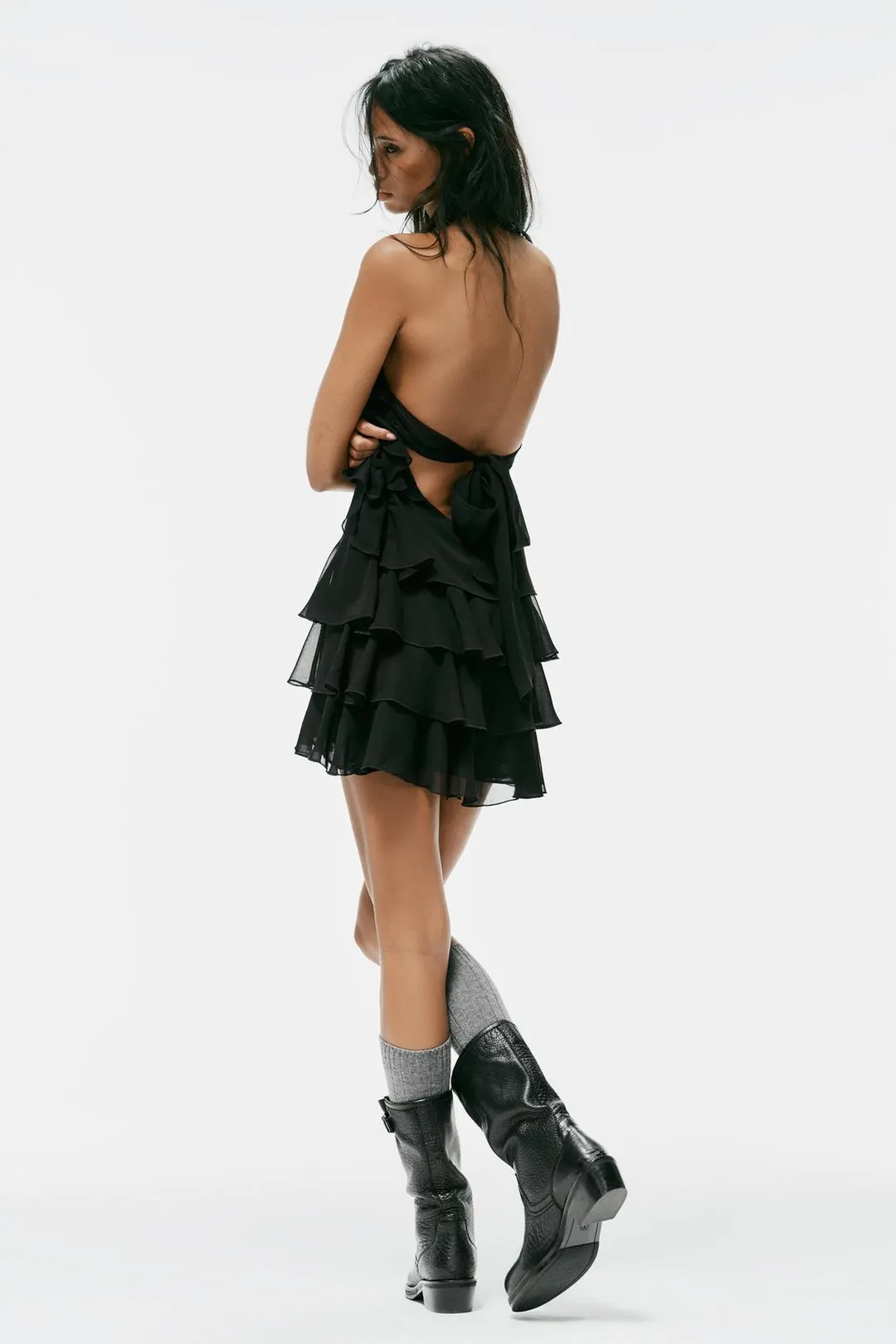 Платье мини с бретелью через шею и оборками, Zara