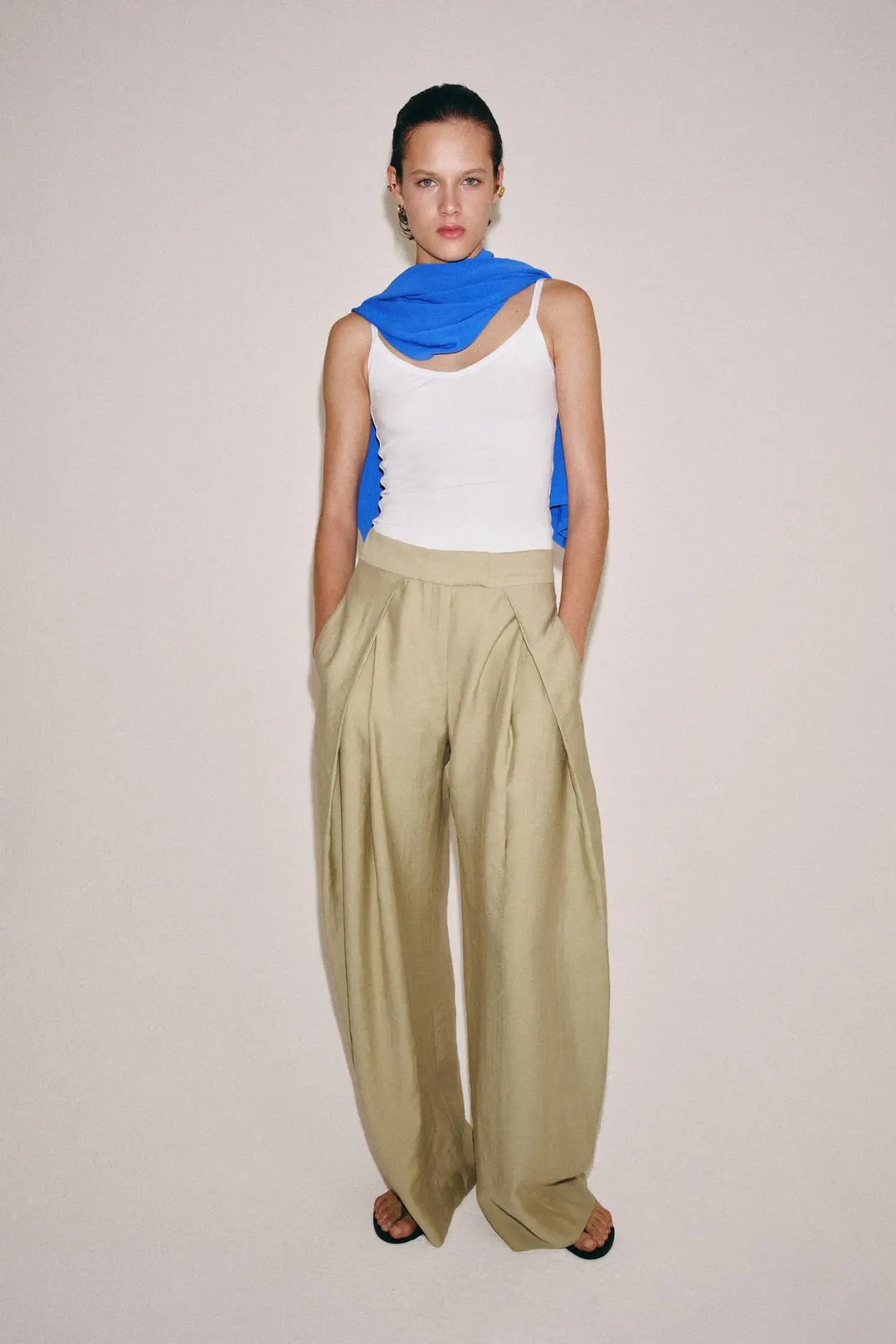 Брюки широкого кроя с вытачками ZW Collection, Zara