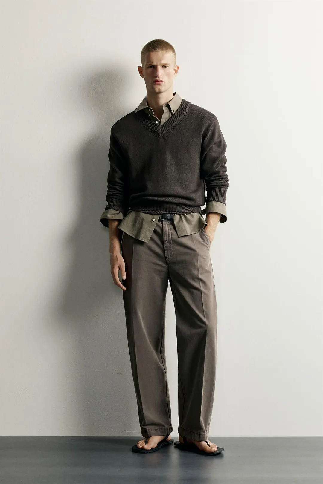 Чиносы свободного кроя с эффектом стирки, Zara