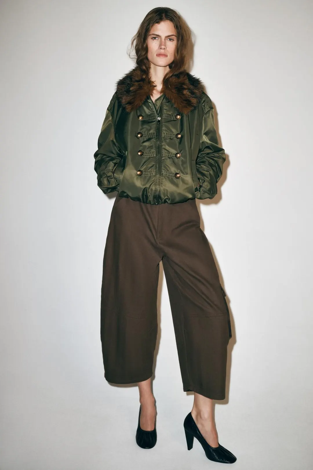 Нейлоновый бомбер с воротником из искусственного меха ZW Collection, Zara
