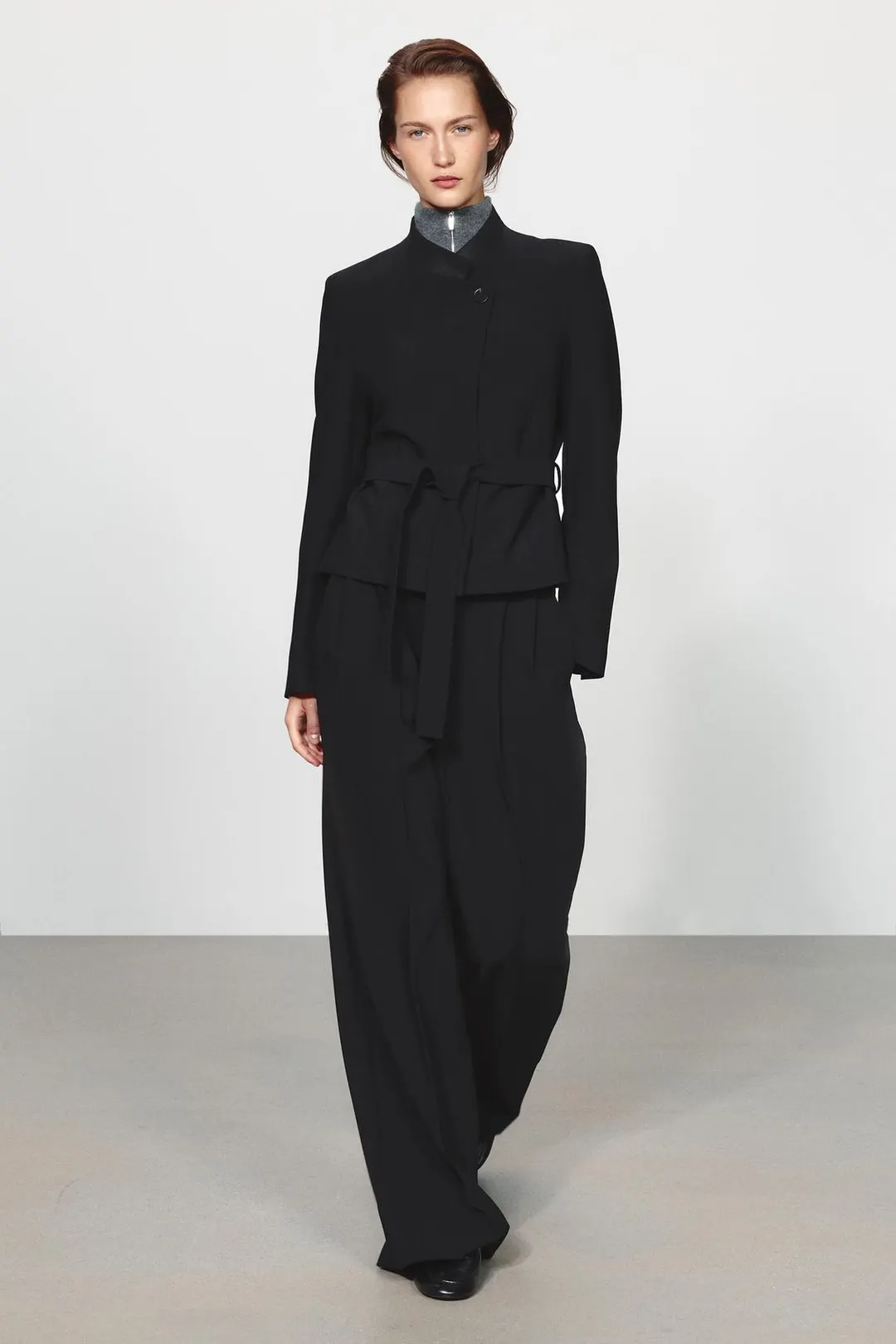 Пиджак с комбинированным воротником и поясом ZW Collection, Zara