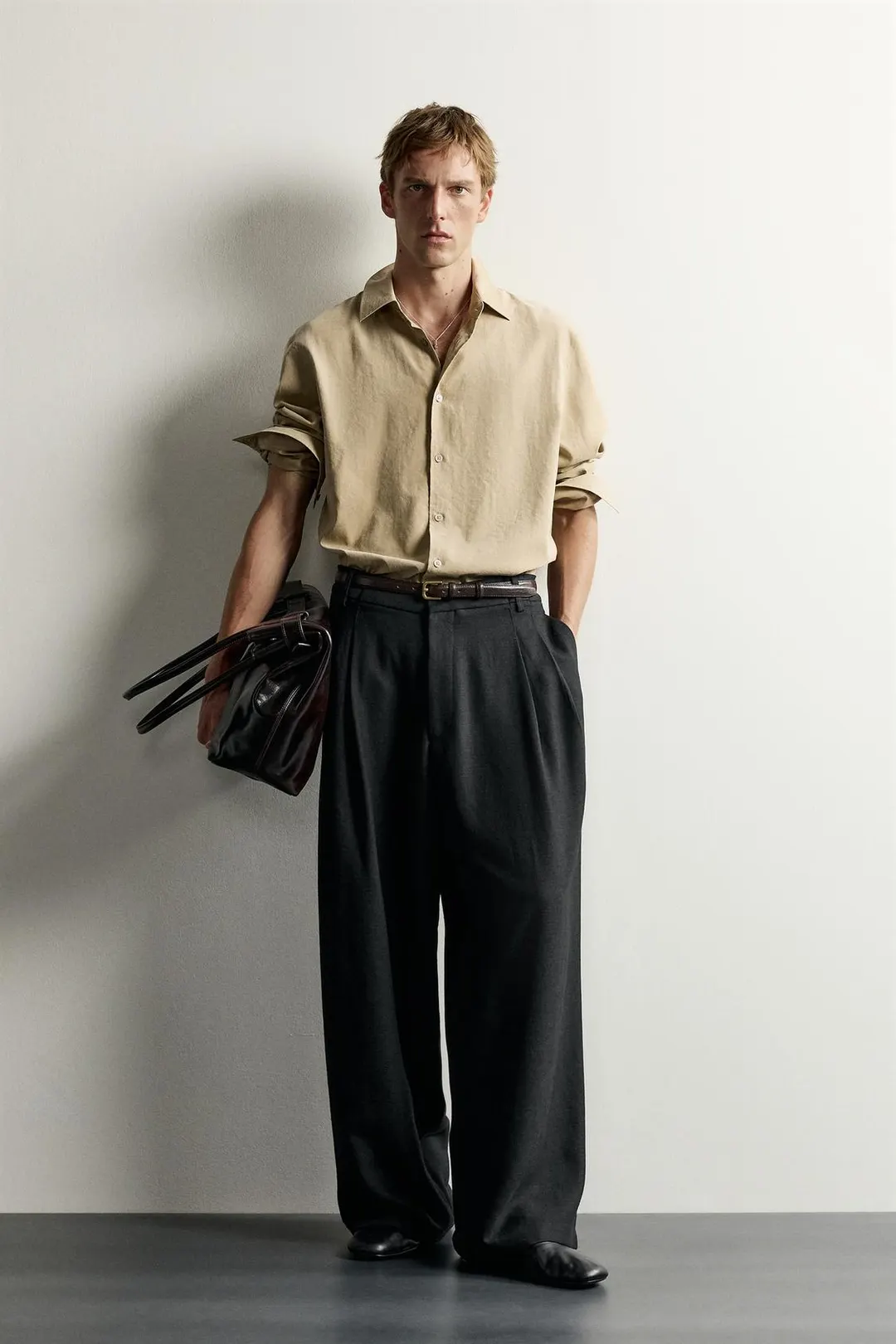 Брюки широкие свободного кроя со складками, Zara