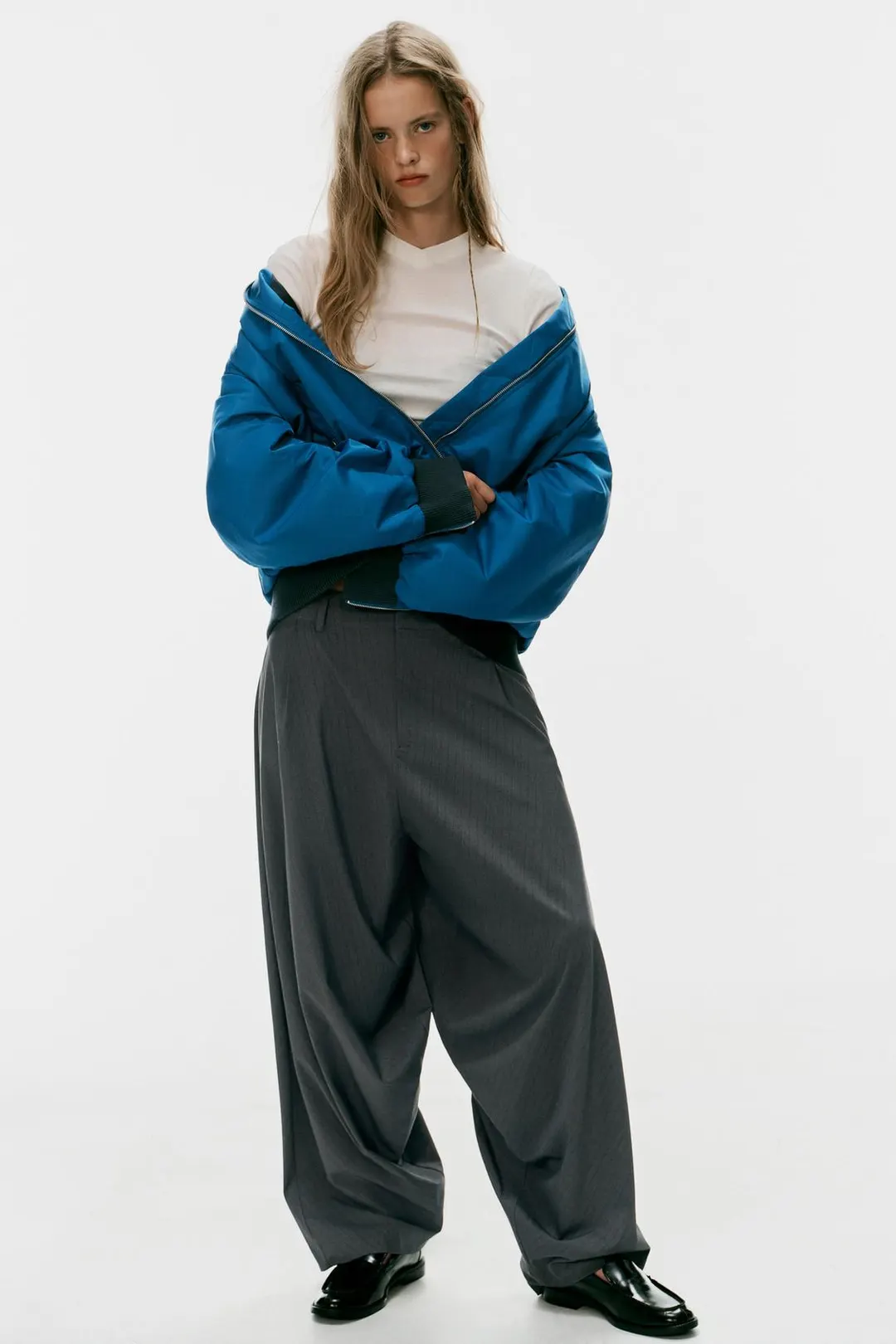 Брюки объемного кроя в тонкую полоску, Zara