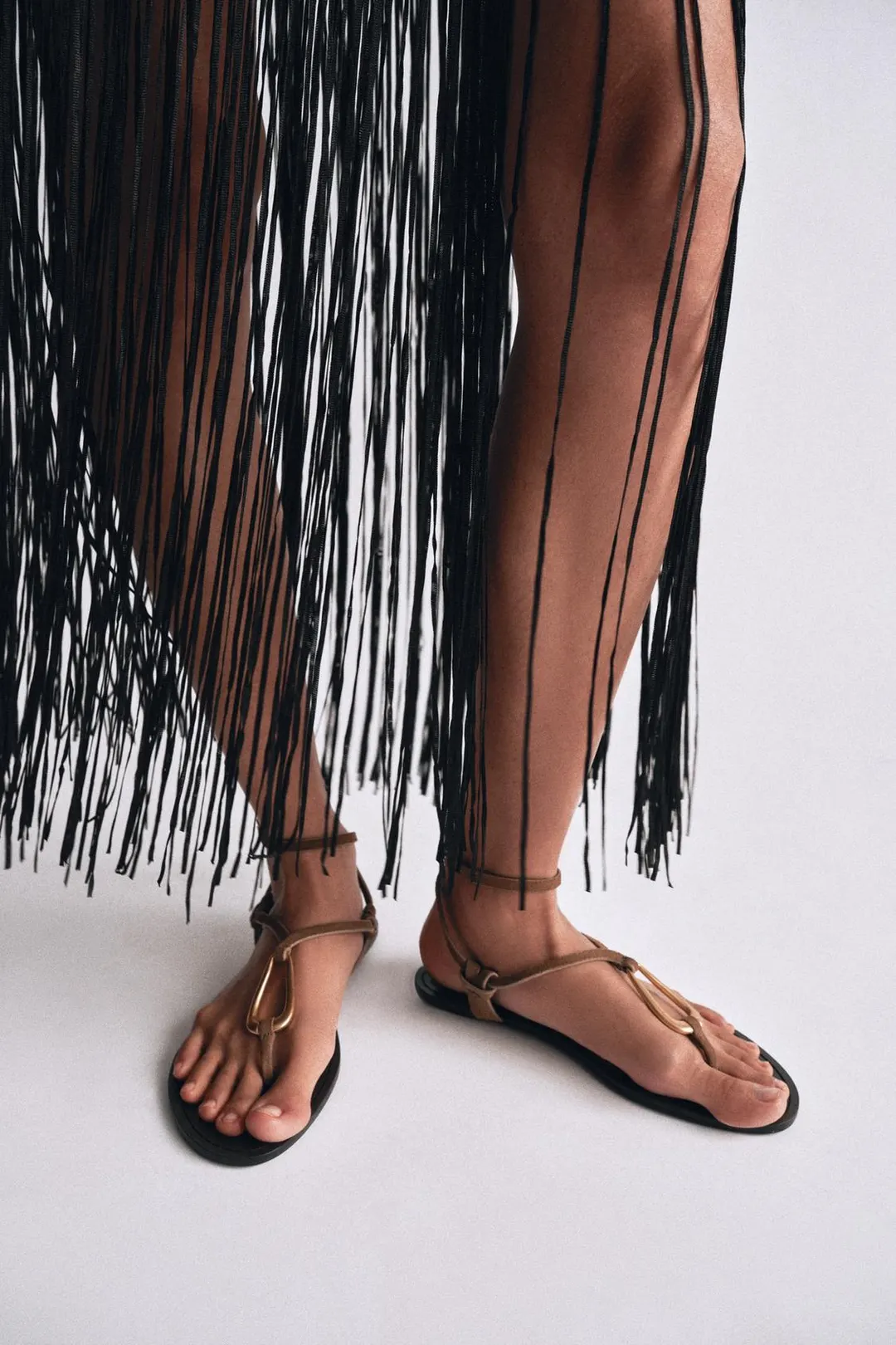 Сандалии из кожи с металлической деталью, Zara
