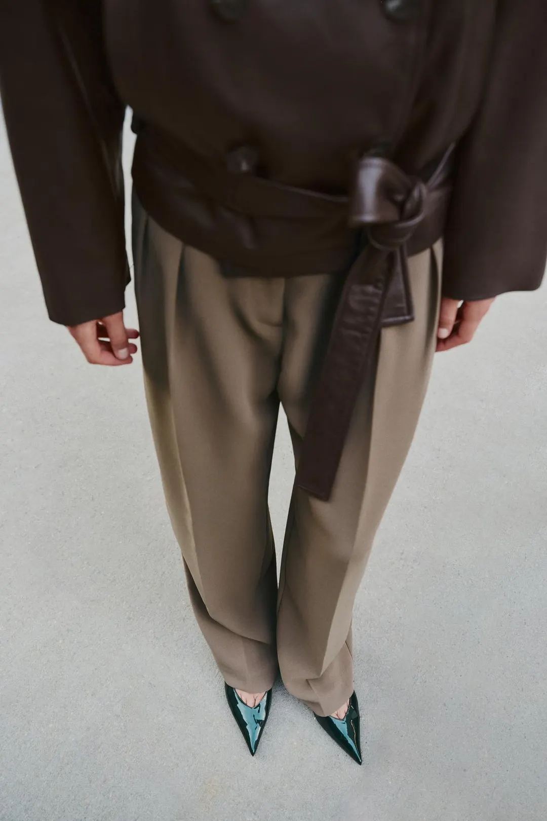 Лакированные туфли на танкетке, Zara