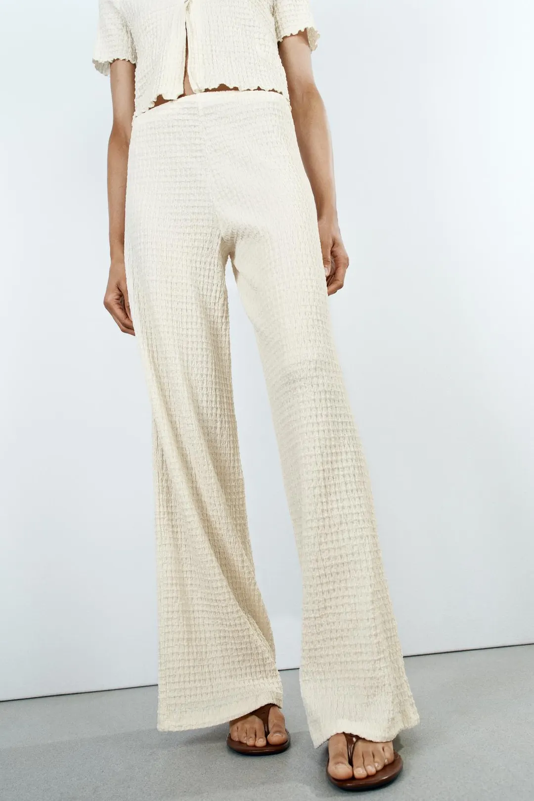 Брюки прямые фактурные, Zara