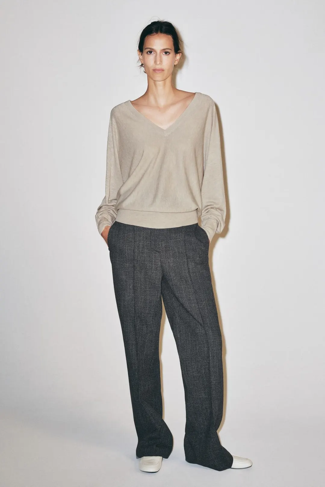 Джемпер из смесовой шерсти с V-образным вырезом, Zara