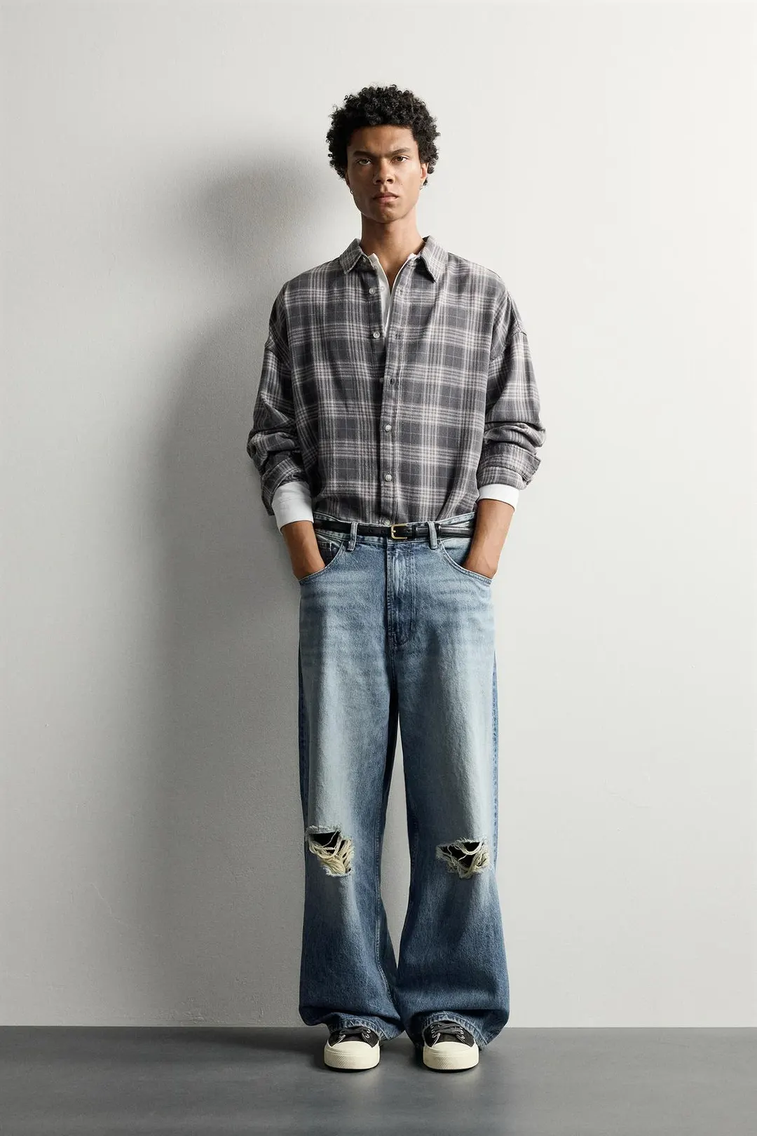 Джинсы рваные свободного кроя, Zara