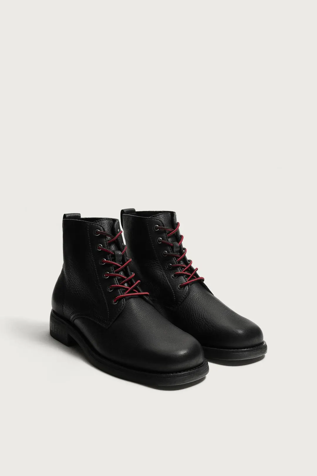 Кожаные ботинки на шнуровке, Zara