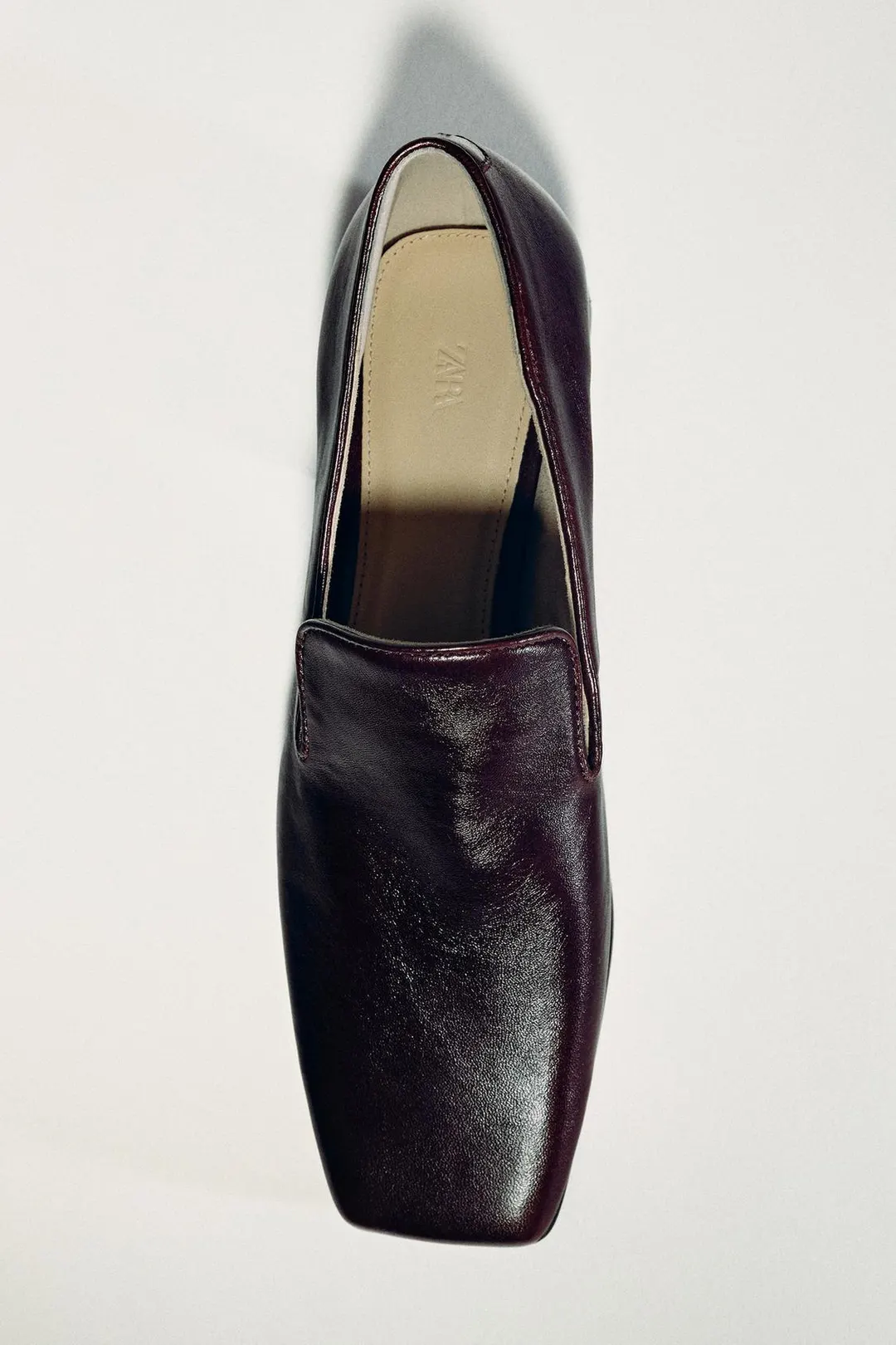 Лоферы из кожи на каблуке Limited Edition, Zara