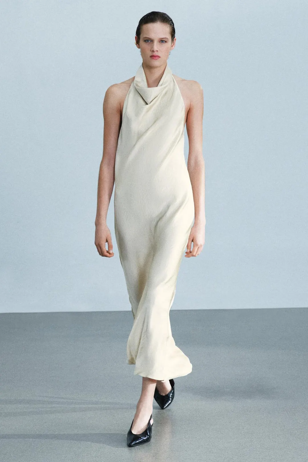 Атласное платье миди халтер ZW Collection, Zara