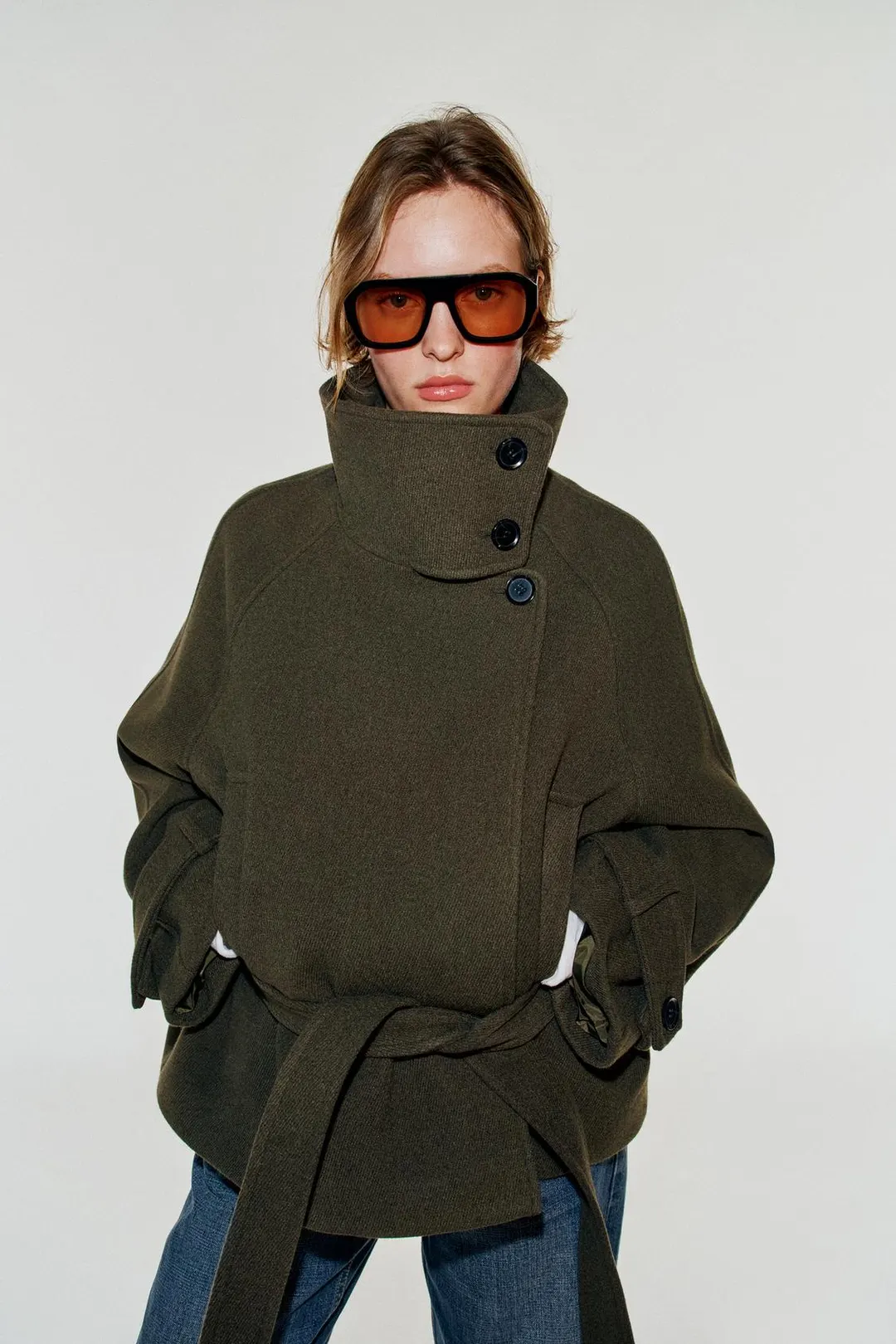 Пальто с высоким воротником и поясом, Zara