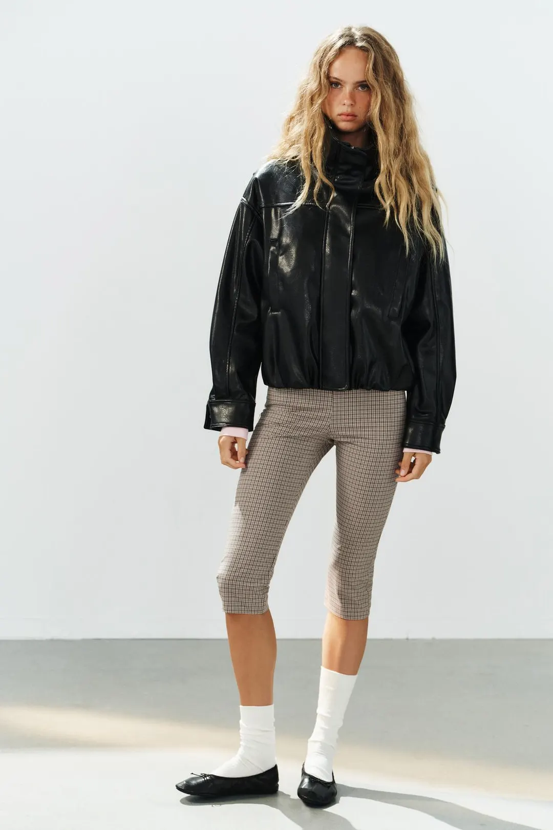 Бомбер под кожу, Zara