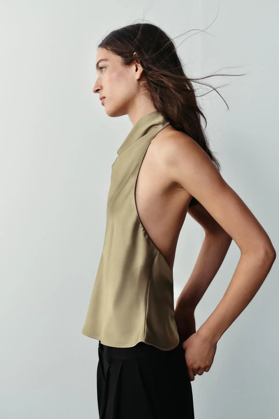 Атласный топ с бретелью халтер, Zara