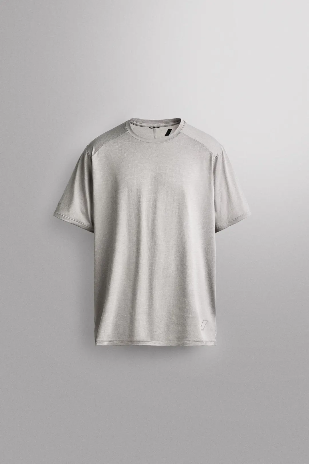 Футболка из структурной технологичной ткани, Zara