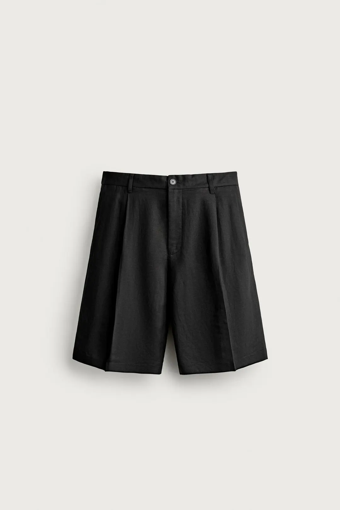 Костюмные бермуды с защипами и фактурой, Zara