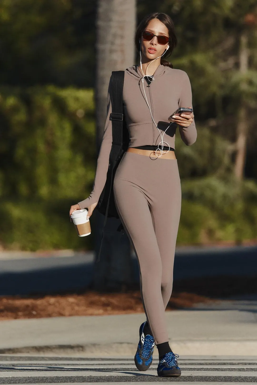 Куртка эластичная с капюшоном и молнией, Zara