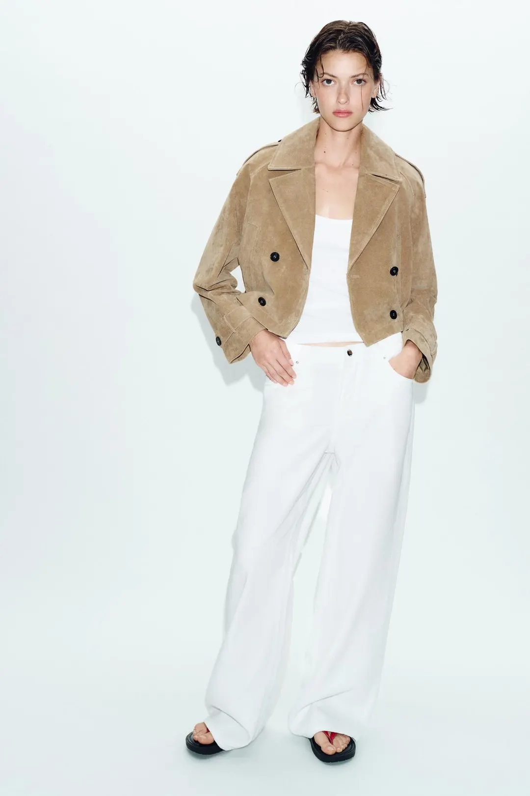 Тренч короткий двубортный из 100% кожи, Zara