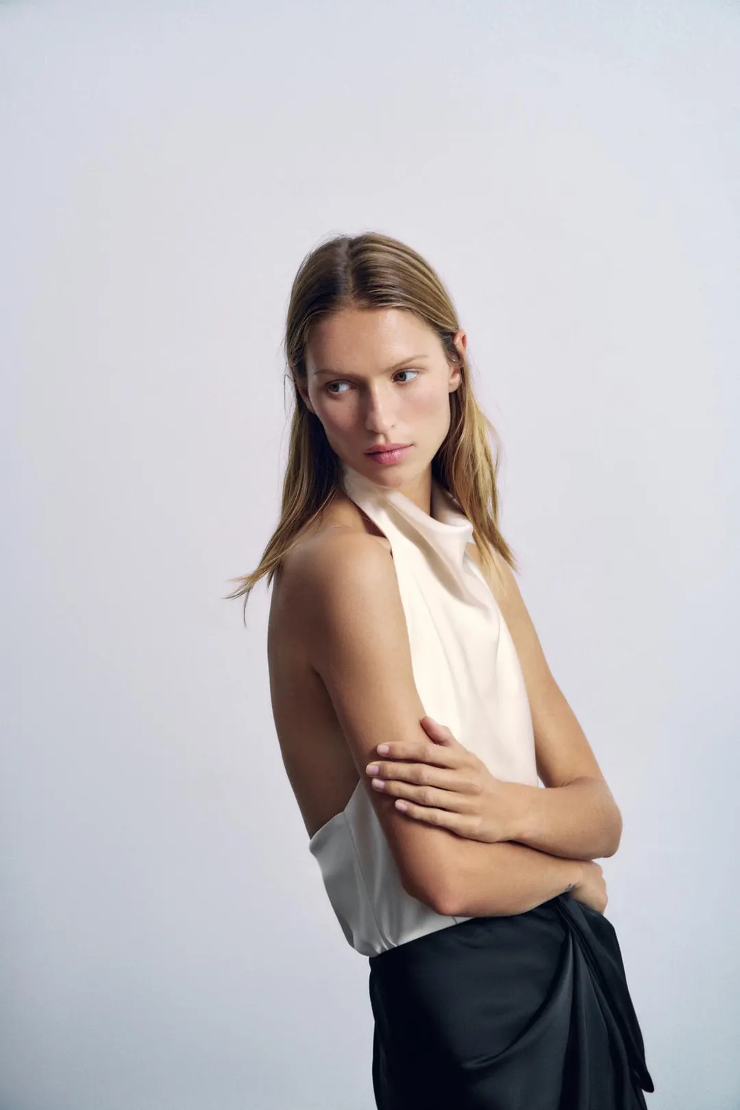 Атласный топ с бретелью халтер, Zara