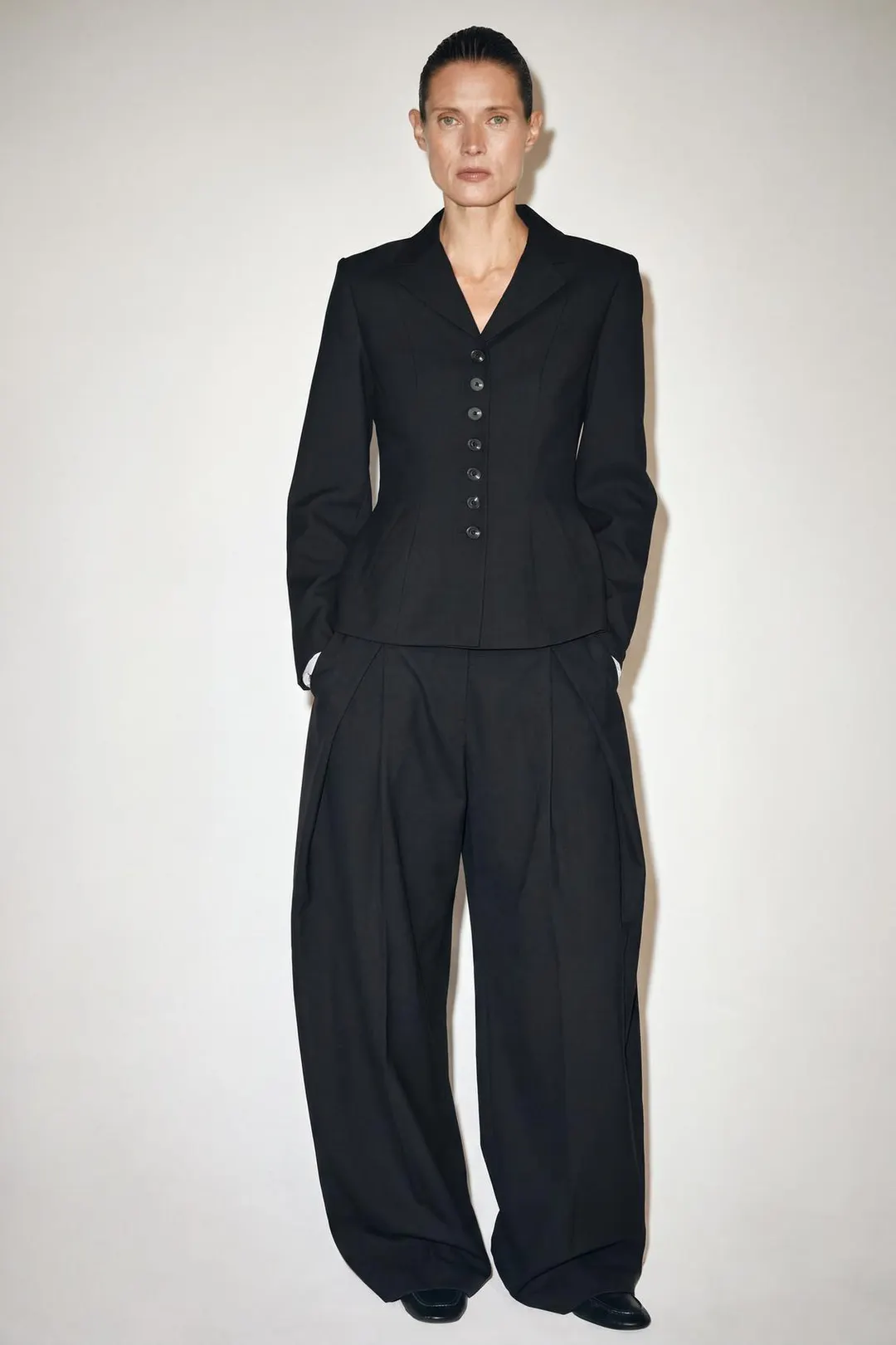 Брюки со складками на талии ZW Collection, Zara