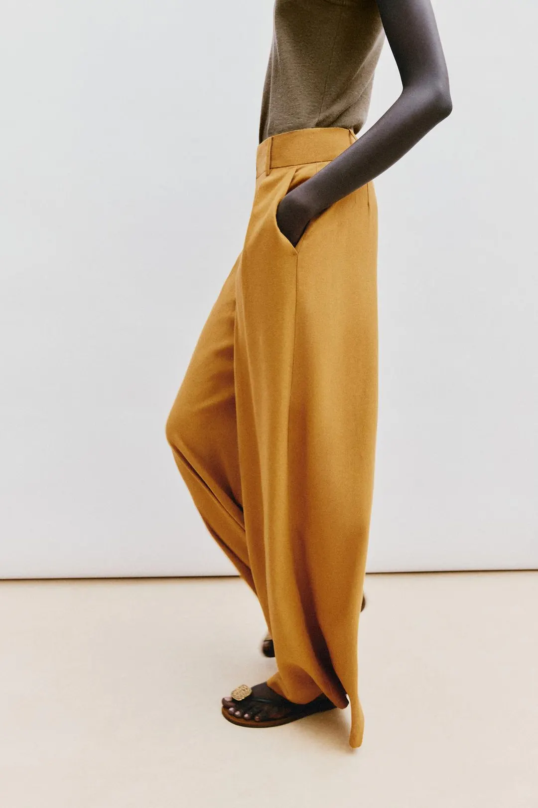 Брюки широкого кроя из смесового льна, Zara