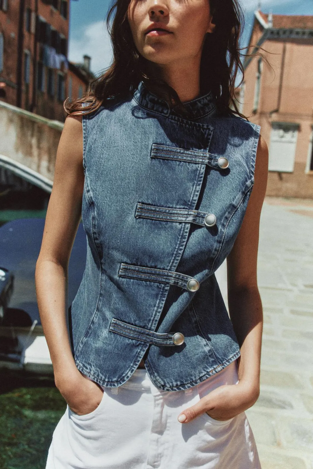Джинсовый топ с застежкой на навесные петли Z1975, Zara