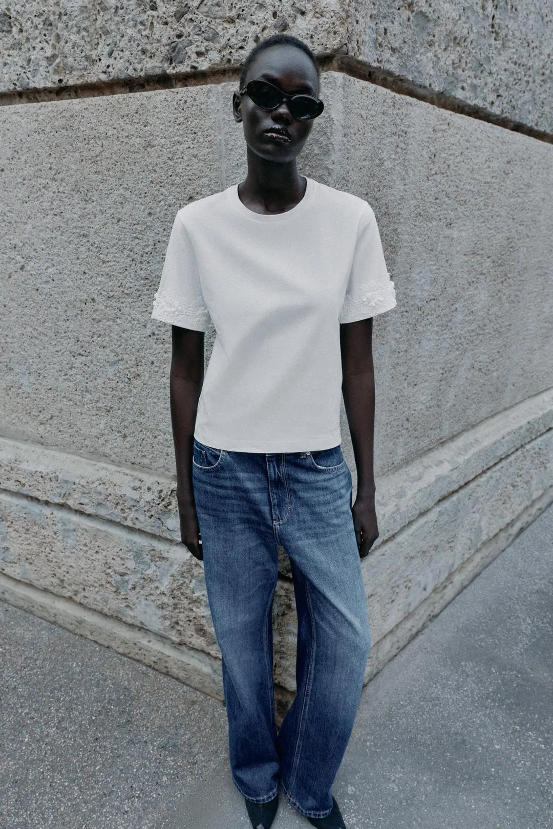 Футболка с цветочной вышивкой, Zara