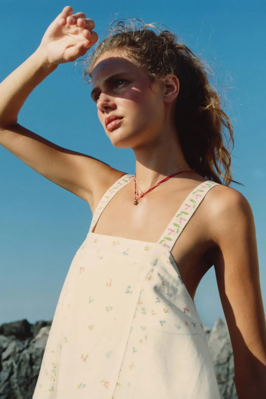 Асимметричный топ из смесового льна с цветочным принтом, Zara