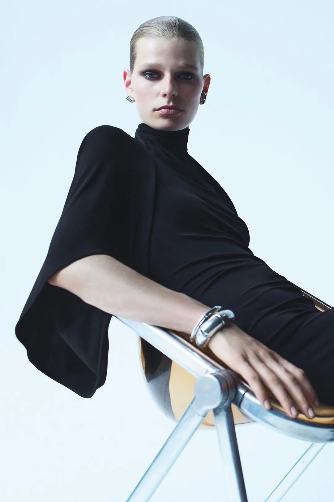Платье с асимметричными рукавами ZW Collection, Zara