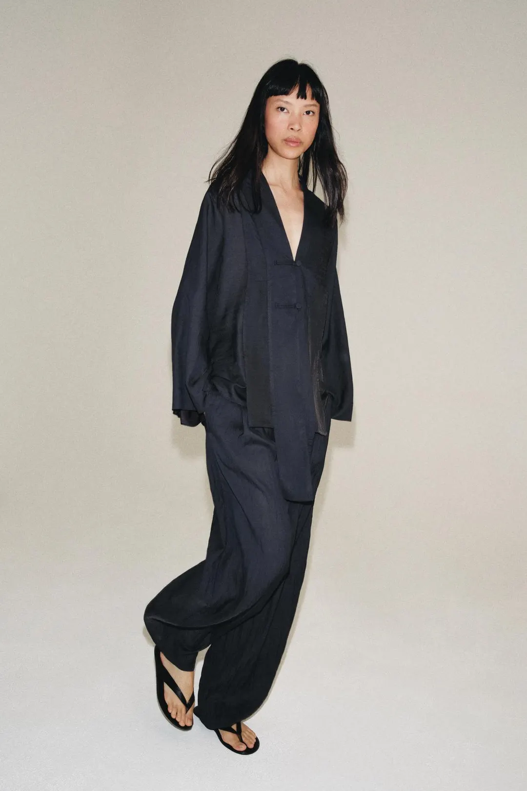 Брюки струящиеся с вытачками ZW Collection, Zara