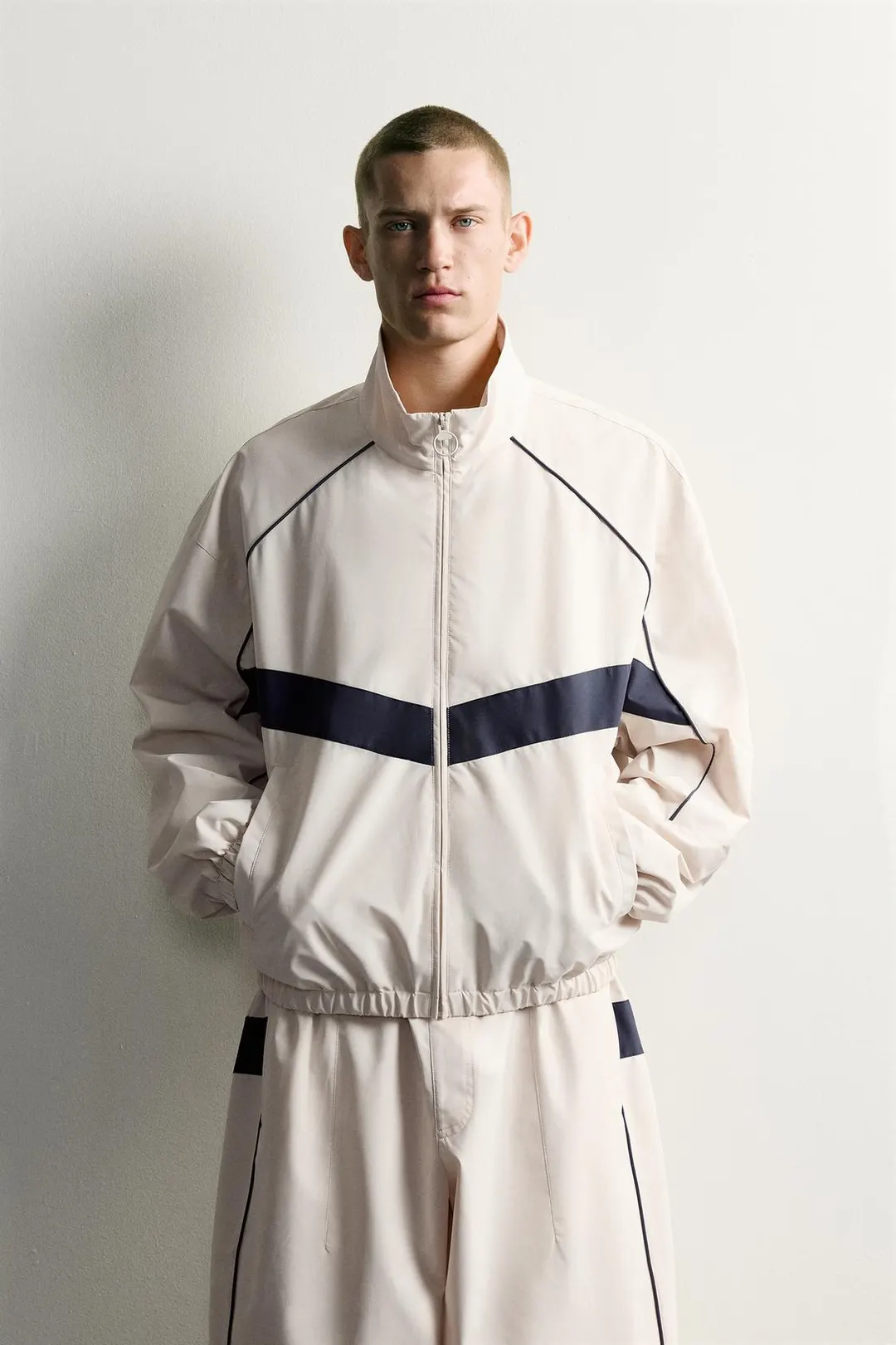 Куртка из водоотталкивающей технической ткани с контрастными деталями, Zara
