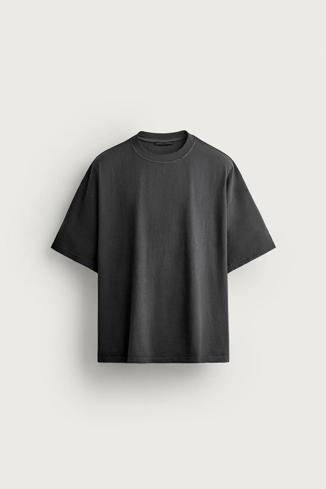 Базовая футболка свободного кроя с эффектом стирки, Zara