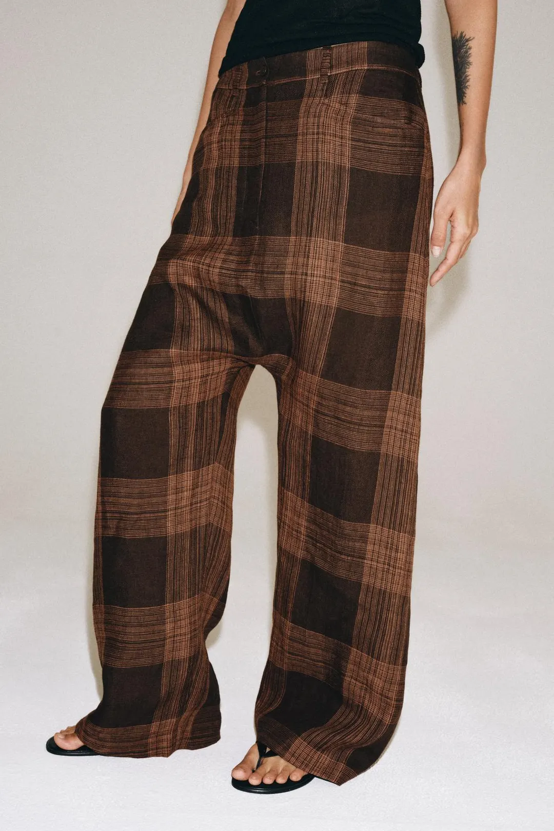 Брюки ZW Collection льняные в клетку, Zara