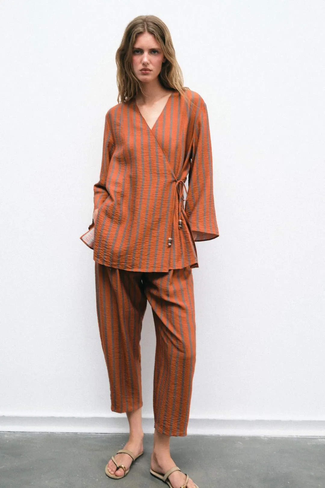 Брюки в полоску с эластичным поясом, Zara