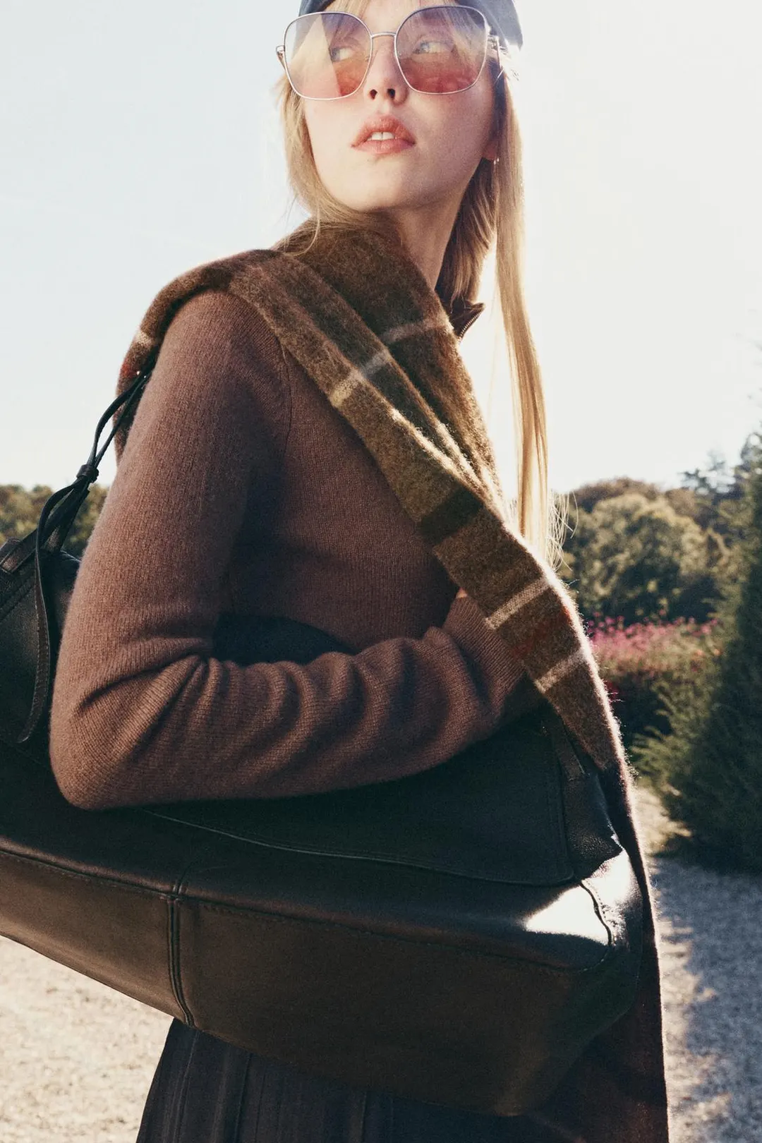 Сумка через плечо из кожи с клапаном, Zara