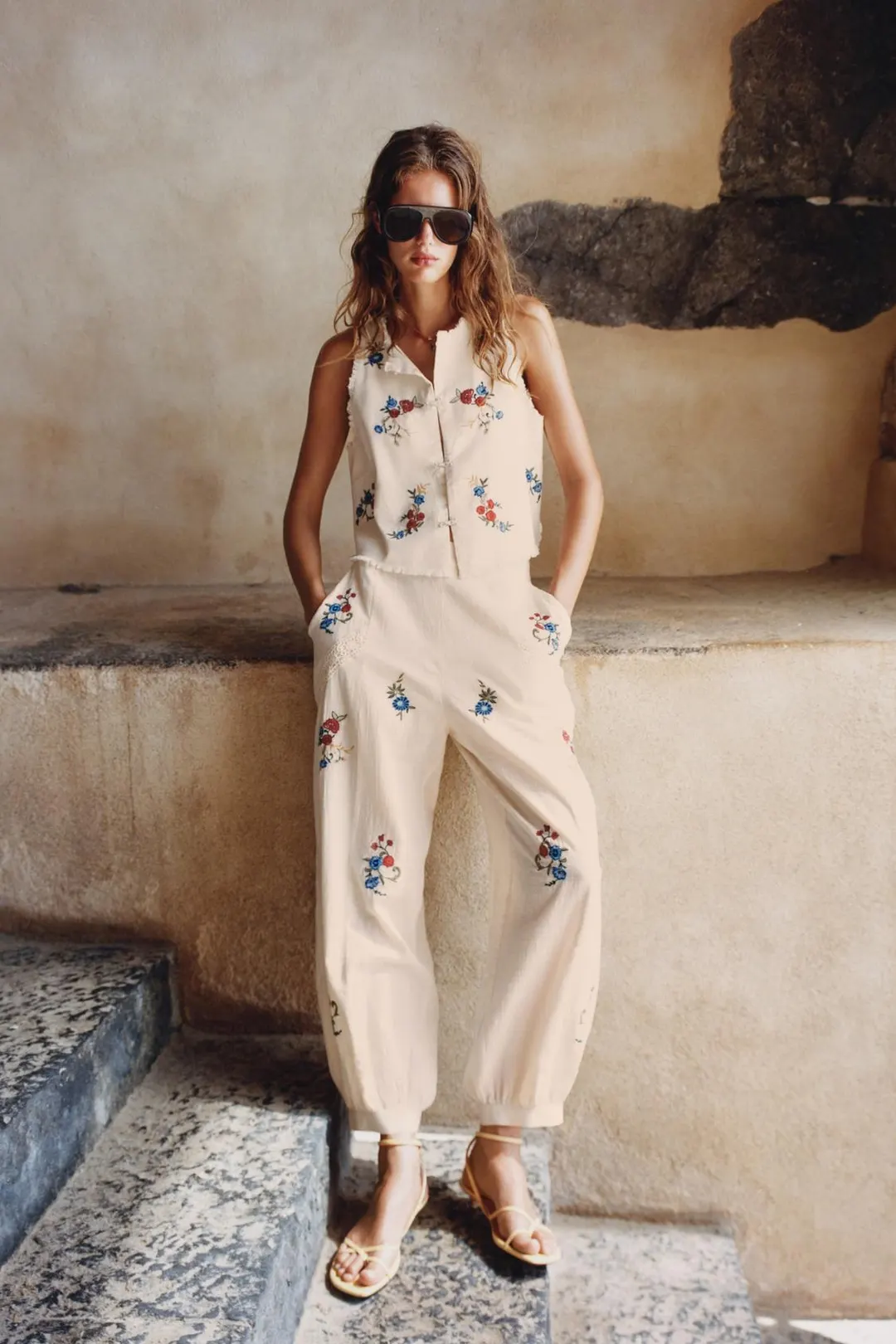Брюки-шаровары с вышивкой, Zara