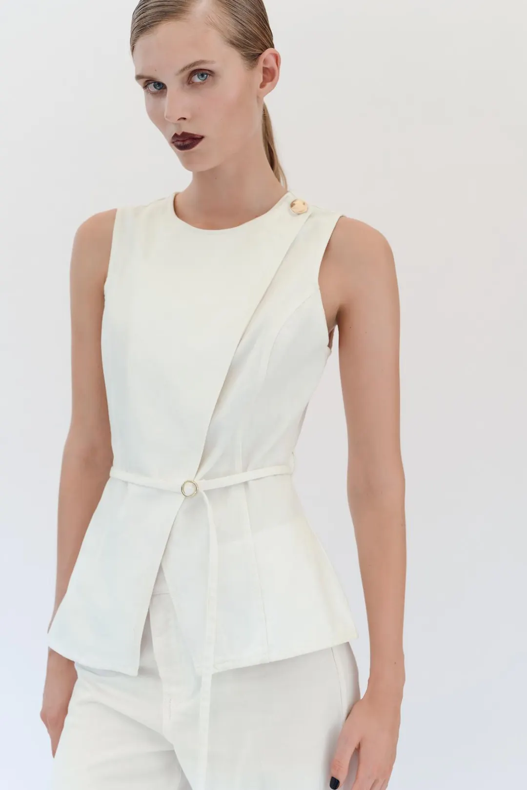 Жилет джинсовый с запахом и поясом Z1975, Zara