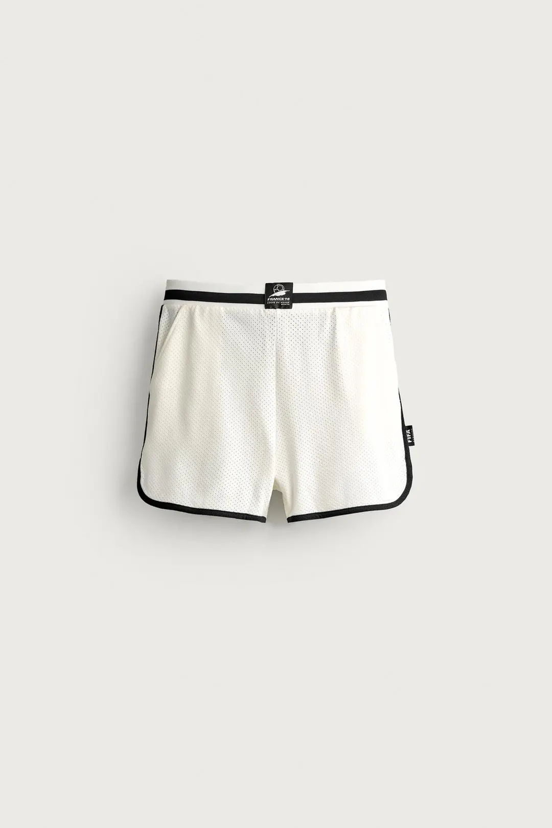 Шорты контрастные FRANCE 98 FIFA WORLD CUP™ FIFA CLASSICS, Zara