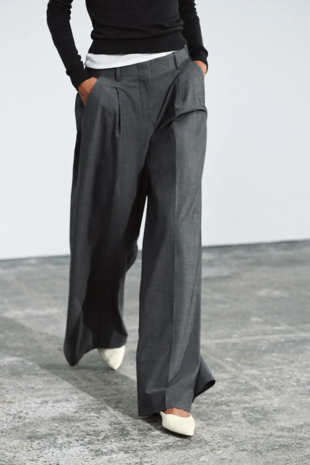 Брюки со складками ZW Collection, Zara