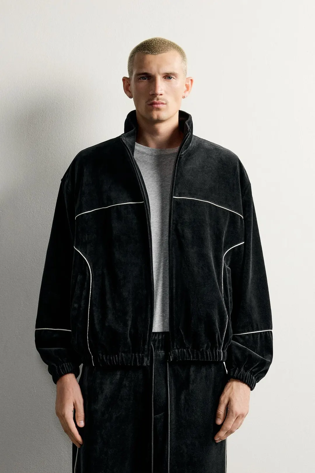 Олимпийка из велюра в стиле ретро, Zara